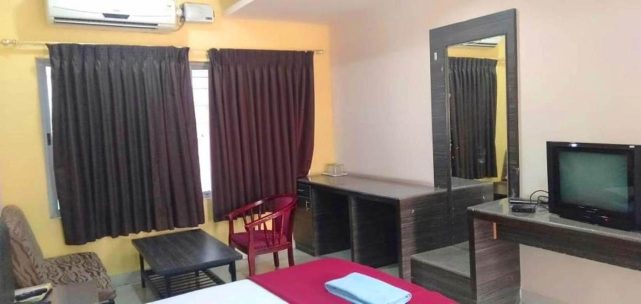 Iroomz Hoysala Residency Ballari Zewnętrze zdjęcie
