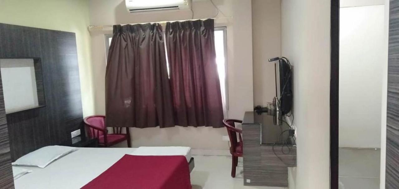 Iroomz Hoysala Residency Ballari Zewnętrze zdjęcie