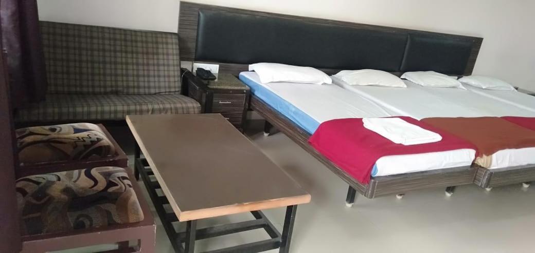 Iroomz Hoysala Residency Ballari Zewnętrze zdjęcie