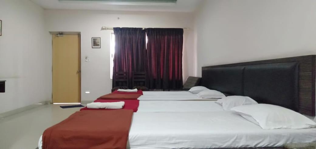 Iroomz Hoysala Residency Ballari Zewnętrze zdjęcie